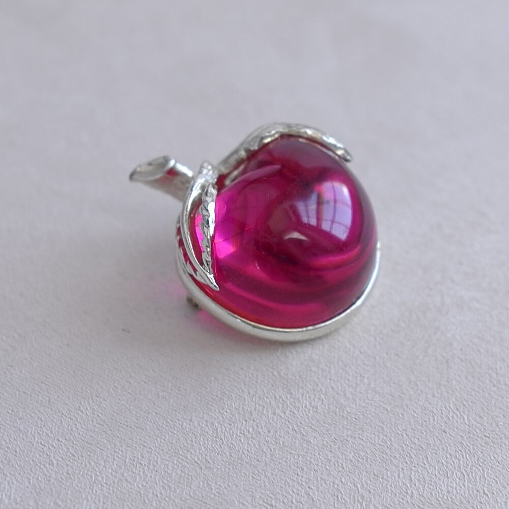 Vintage Sarah Coventry Jelly Belly Lucite Apple Brooch Signed Silver Tone 1970s